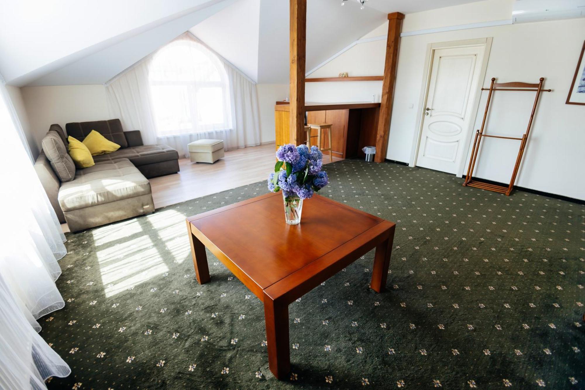 Hotel підгорецький маєток - Pidhirtsi (Lviv)